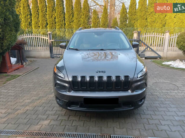 Джип Чероки, объемом двигателя 2.36 л и пробегом 87 тыс. км за 4600 $, фото 1 на Automoto.ua