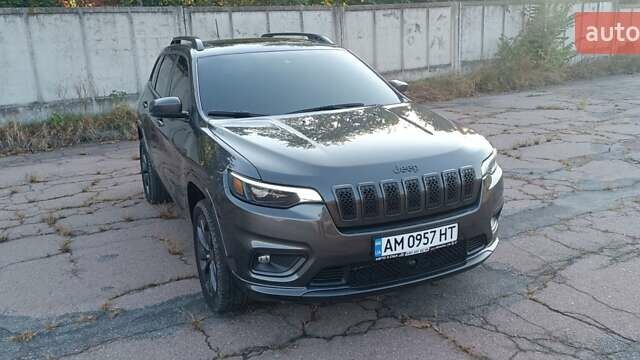 Джип Чероки, объемом двигателя 3.24 л и пробегом 29 тыс. км за 25300 $, фото 1 на Automoto.ua