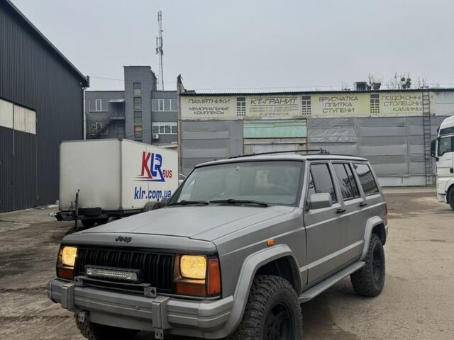 Сірий Джип Cherokee, об'ємом двигуна 0 л та пробігом 268 тис. км за 4500 $, фото 1 на Automoto.ua
