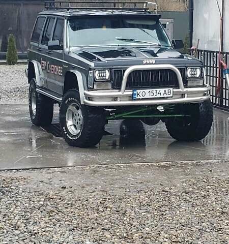 Сірий Джип Cherokee, об'ємом двигуна 3.96 л та пробігом 390 тис. км за 6750 $, фото 1 на Automoto.ua