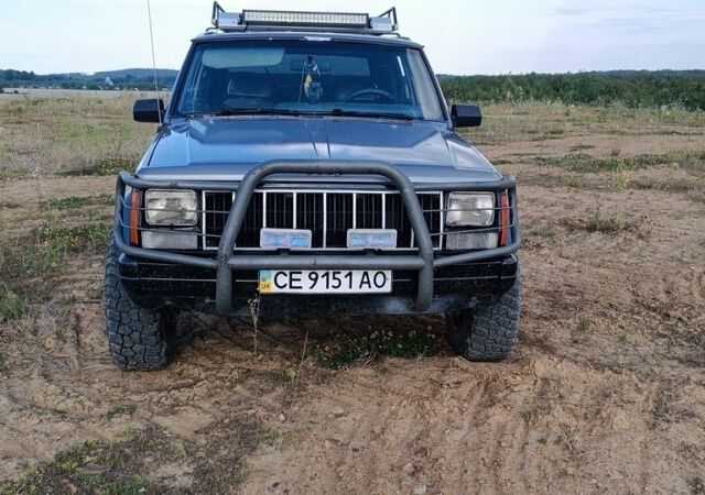 Серый Джип Чероки, объемом двигателя 2.1 л и пробегом 318 тыс. км за 3300 $, фото 1 на Automoto.ua