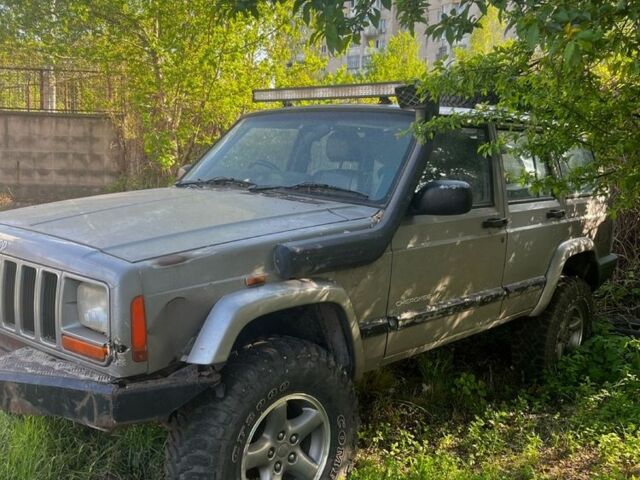 Сірий Джип Cherokee, об'ємом двигуна 4 л та пробігом 3 тис. км за 1700 $, фото 1 на Automoto.ua