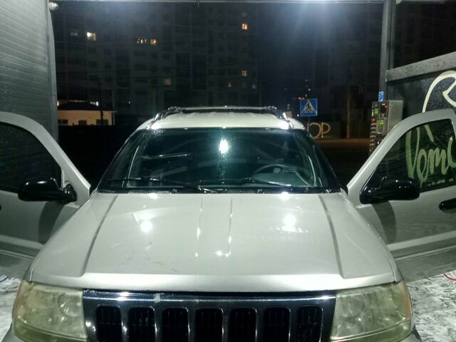 Сірий Джип Cherokee, об'ємом двигуна 3.1 л та пробігом 211 тис. км за 8300 $, фото 1 на Automoto.ua