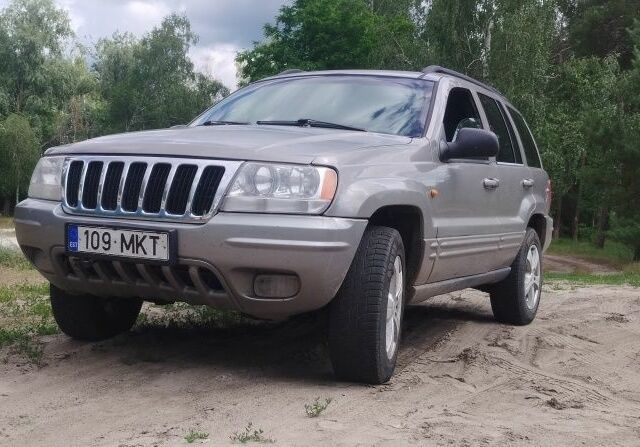 Серый Джип Чероки, объемом двигателя 3 л и пробегом 320 тыс. км за 3226 $, фото 1 на Automoto.ua