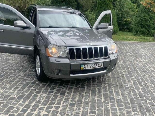 Серый Джип Чероки, объемом двигателя 3 л и пробегом 215 тыс. км за 13500 $, фото 1 на Automoto.ua