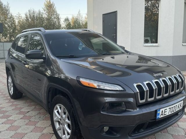 Серый Джип Чероки, объемом двигателя 2.4 л и пробегом 145 тыс. км за 12300 $, фото 1 на Automoto.ua