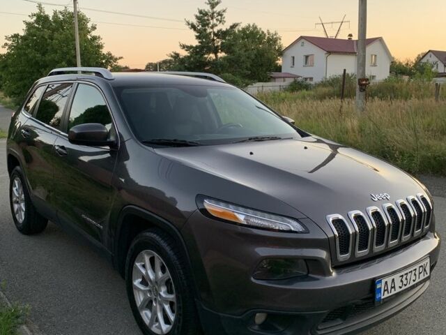 Сірий Джип Cherokee, об'ємом двигуна 0.32 л та пробігом 231 тис. км за 12500 $, фото 1 на Automoto.ua