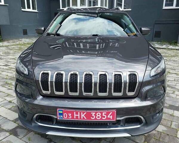 Сірий Джип Cherokee, об'ємом двигуна 1.96 л та пробігом 197 тис. км за 17800 $, фото 1 на Automoto.ua
