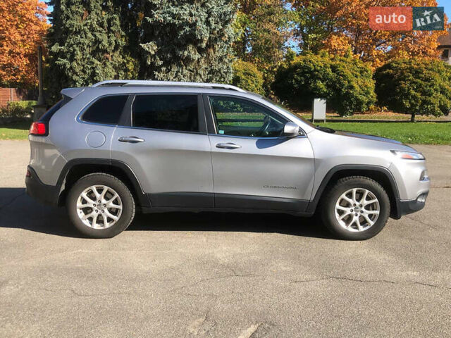 Сірий Джип Cherokee, об'ємом двигуна 3.24 л та пробігом 134 тис. км за 12500 $, фото 1 на Automoto.ua