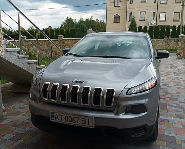 Сірий Джип Cherokee, об'ємом двигуна 2.36 л та пробігом 115 тис. км за 12100 $, фото 1 на Automoto.ua