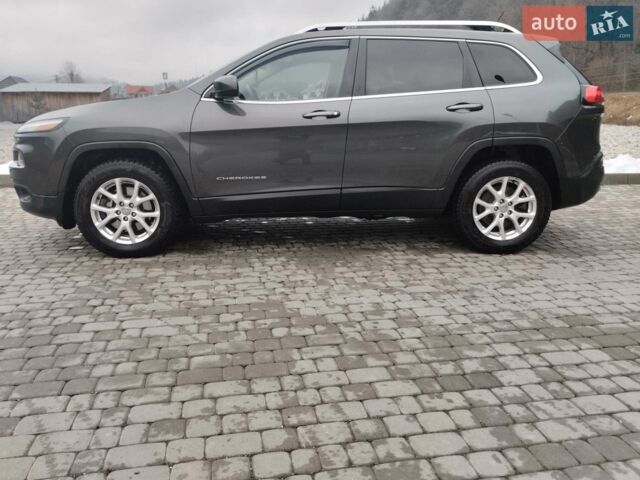 Сірий Джип Cherokee, об'ємом двигуна 3.24 л та пробігом 240 тис. км за 10500 $, фото 1 на Automoto.ua