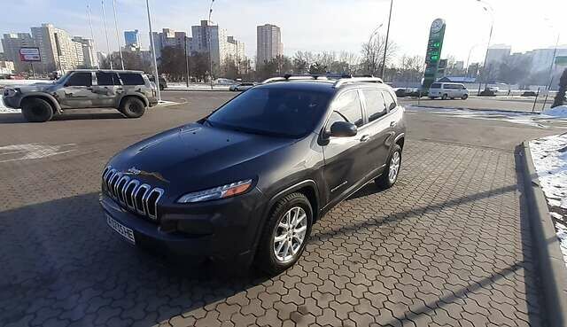 Сірий Джип Cherokee, об'ємом двигуна 2.4 л та пробігом 154 тис. км за 13900 $, фото 1 на Automoto.ua