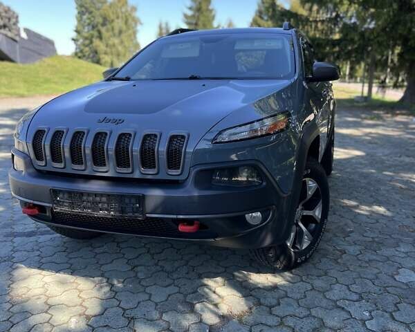 Серый Джип Чероки, объемом двигателя 3.24 л и пробегом 304 тыс. км за 14200 $, фото 1 на Automoto.ua