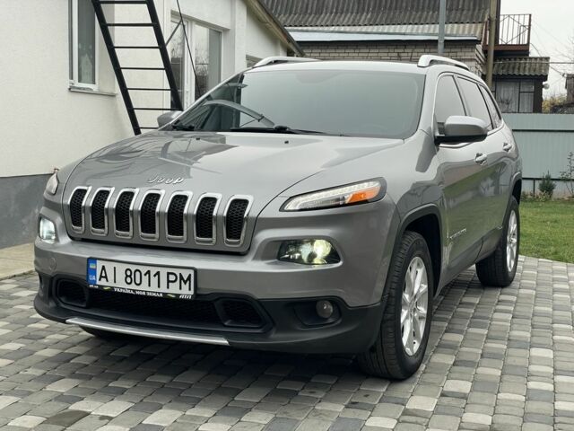 Серый Джип Чероки, объемом двигателя 2.4 л и пробегом 130 тыс. км за 13300 $, фото 1 на Automoto.ua