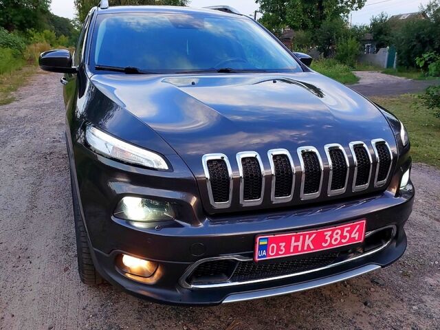 Серый Джип Чероки, объемом двигателя 2 л и пробегом 197 тыс. км за 17500 $, фото 1 на Automoto.ua