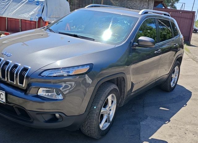 Сірий Джип Cherokee, об'ємом двигуна 2.4 л та пробігом 191 тис. км за 12700 $, фото 1 на Automoto.ua