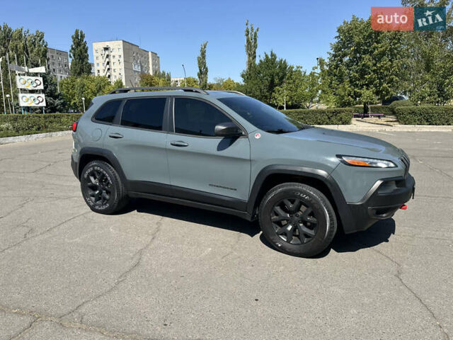 Сірий Джип Cherokee, об'ємом двигуна 3.24 л та пробігом 235 тис. км за 15500 $, фото 1 на Automoto.ua