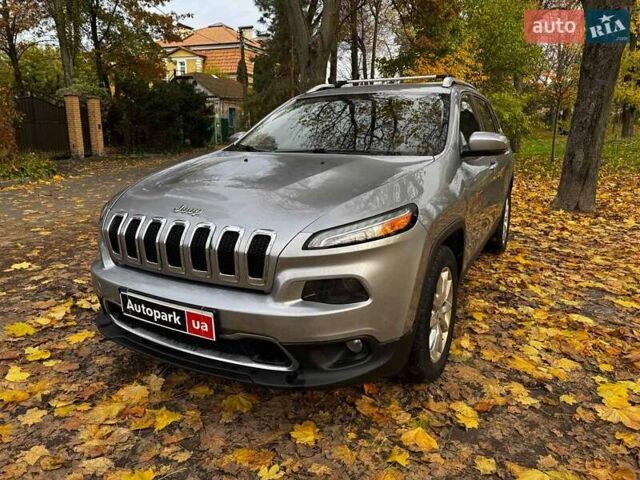 Сірий Джип Cherokee, об'ємом двигуна 3.2 л та пробігом 224 тис. км за 12290 $, фото 1 на Automoto.ua