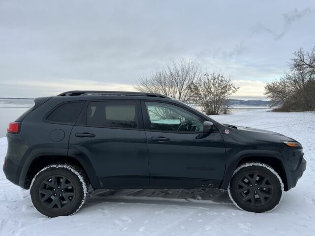 Серый Джип Чероки, объемом двигателя 3.2 л и пробегом 99 тыс. км за 15300 $, фото 1 на Automoto.ua