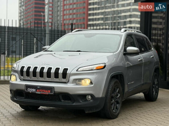 Сірий Джип Cherokee, об'ємом двигуна 2.36 л та пробігом 190 тис. км за 12000 $, фото 1 на Automoto.ua