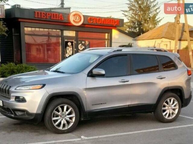 Серый Джип Чероки, объемом двигателя 2.36 л и пробегом 125 тыс. км за 15500 $, фото 1 на Automoto.ua