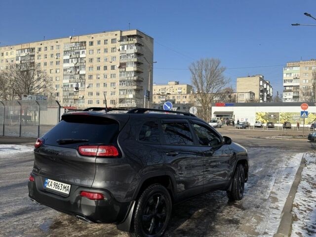 Серый Джип Чероки, объемом двигателя 3.2 л и пробегом 208 тыс. км за 14600 $, фото 1 на Automoto.ua