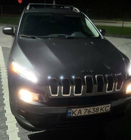 Серый Джип Чероки, объемом двигателя 3.24 л и пробегом 102 тыс. км за 15500 $, фото 1 на Automoto.ua