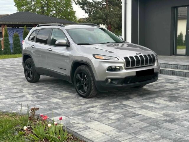 Сірий Джип Cherokee, об'ємом двигуна 3.2 л та пробігом 94 тис. км за 7000 $, фото 1 на Automoto.ua