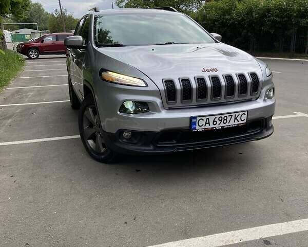 Сірий Джип Cherokee, об'ємом двигуна 2.36 л та пробігом 170 тис. км за 15800 $, фото 1 на Automoto.ua