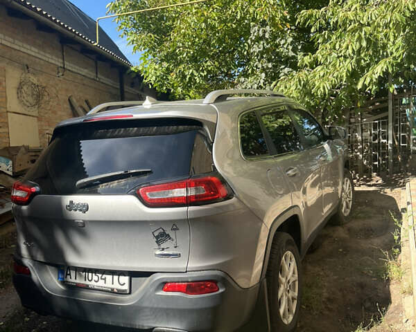 Сірий Джип Cherokee, об'ємом двигуна 2.36 л та пробігом 100 тис. км за 17200 $, фото 1 на Automoto.ua