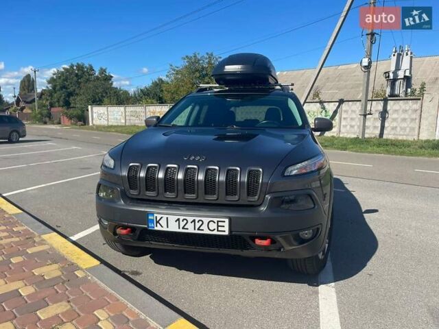 Сірий Джип Cherokee, об'ємом двигуна 3.24 л та пробігом 135 тис. км за 17500 $, фото 1 на Automoto.ua