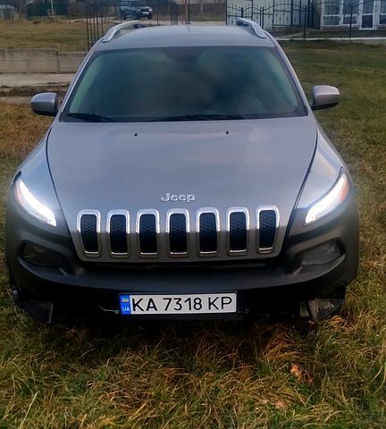 Сірий Джип Cherokee, об'ємом двигуна 2.4 л та пробігом 191 тис. км за 12500 $, фото 1 на Automoto.ua