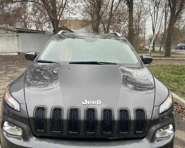 Серый Джип Чероки, объемом двигателя 2.4 л и пробегом 150 тыс. км за 11900 $, фото 1 на Automoto.ua