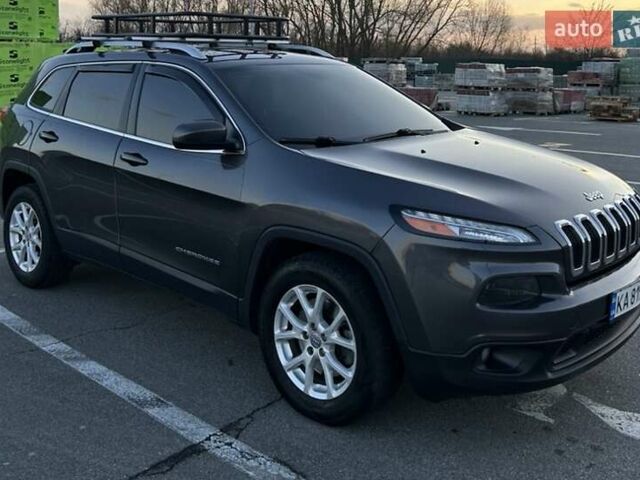 Серый Джип Чероки, объемом двигателя 3.24 л и пробегом 179 тыс. км за 14000 $, фото 1 на Automoto.ua