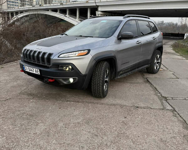 Серый Джип Чероки, объемом двигателя 3.24 л и пробегом 173 тыс. км за 15499 $, фото 1 на Automoto.ua