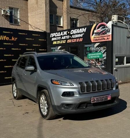 Серый Джип Чероки, объемом двигателя 2.36 л и пробегом 165 тыс. км за 13600 $, фото 1 на Automoto.ua