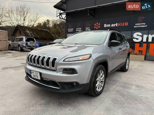 Сірий Джип Cherokee, об'ємом двигуна 2.36 л та пробігом 190 тис. км за 12850 $, фото 1 на Automoto.ua