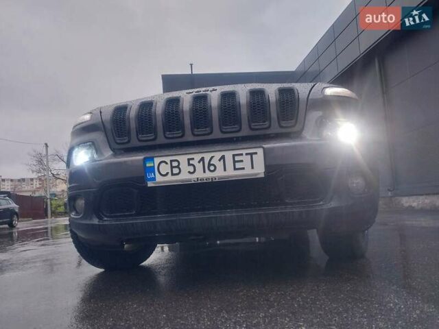 Сірий Джип Cherokee, об'ємом двигуна 3.24 л та пробігом 155 тис. км за 17500 $, фото 1 на Automoto.ua