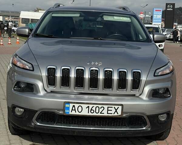 Серый Джип Чероки, объемом двигателя 2.36 л и пробегом 170 тыс. км за 15500 $, фото 1 на Automoto.ua