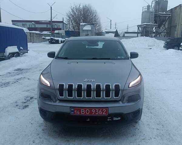 Серый Джип Чероки, объемом двигателя 2.36 л и пробегом 186 тыс. км за 10300 $, фото 1 на Automoto.ua