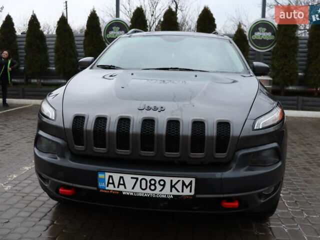 Серый Джип Чероки, объемом двигателя 3.24 л и пробегом 191 тыс. км за 17500 $, фото 1 на Automoto.ua