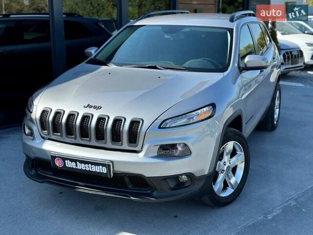 Сірий Джип Cherokee, об'ємом двигуна 3.24 л та пробігом 110 тис. км за 15800 $, фото 1 на Automoto.ua