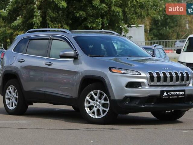 Сірий Джип Cherokee, об'ємом двигуна 3.24 л та пробігом 157 тис. км за 14000 $, фото 1 на Automoto.ua