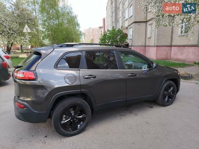 Сірий Джип Cherokee, об'ємом двигуна 2.36 л та пробігом 155 тис. км за 12992 $, фото 1 на Automoto.ua