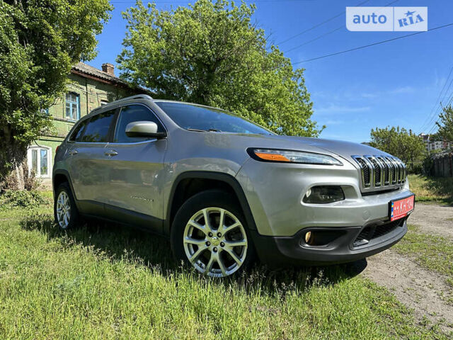 Сірий Джип Cherokee, об'ємом двигуна 2.4 л та пробігом 123 тис. км за 12950 $, фото 1 на Automoto.ua