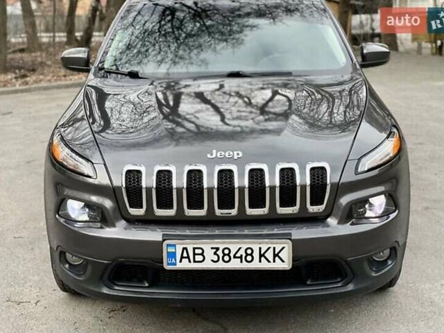Сірий Джип Cherokee, об'ємом двигуна 2.36 л та пробігом 165 тис. км за 13800 $, фото 1 на Automoto.ua