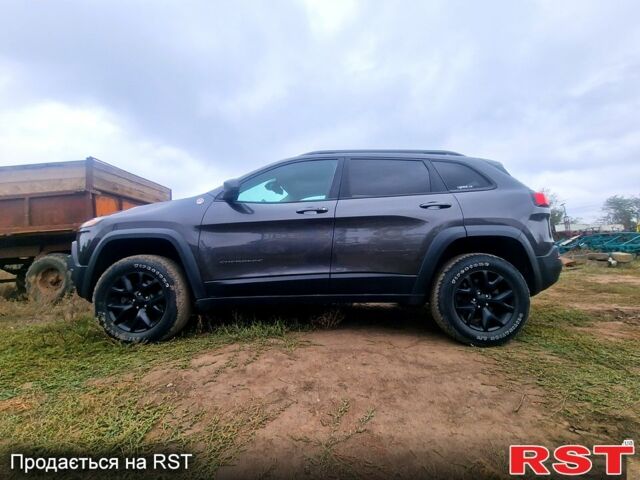 Серый Джип Чероки, объемом двигателя 2.4 л и пробегом 117 тыс. км за 15700 $, фото 1 на Automoto.ua