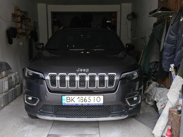 Джип Cherokee 2018 у Рівному на Automoto.ua Сірий Джип Cherokee, об'ємом двигуна 3.2 л та пробігом 150 тис. км за 18700 $, фото 1 на Automoto.ua