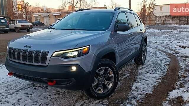 Сірий Джип Cherokee, об'ємом двигуна 3.24 л та пробігом 134 тис. км за 18600 $, фото 1 на Automoto.ua