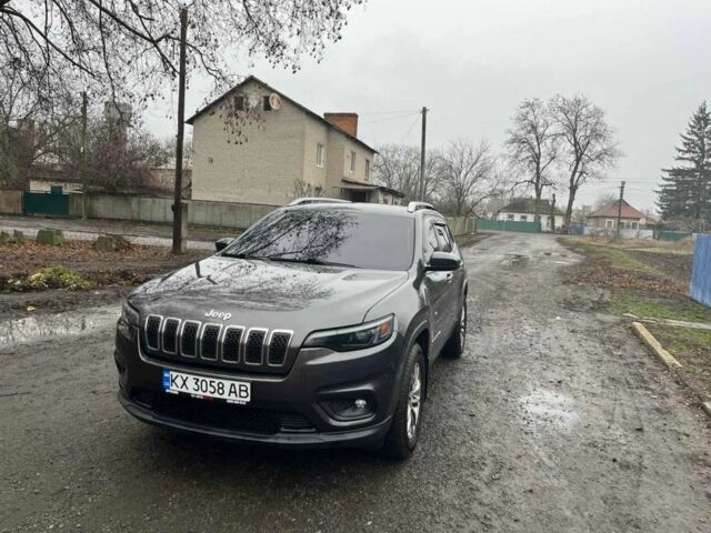 Сірий Джип Cherokee, об'ємом двигуна 2.4 л та пробігом 185 тис. км за 17800 $, фото 1 на Automoto.ua